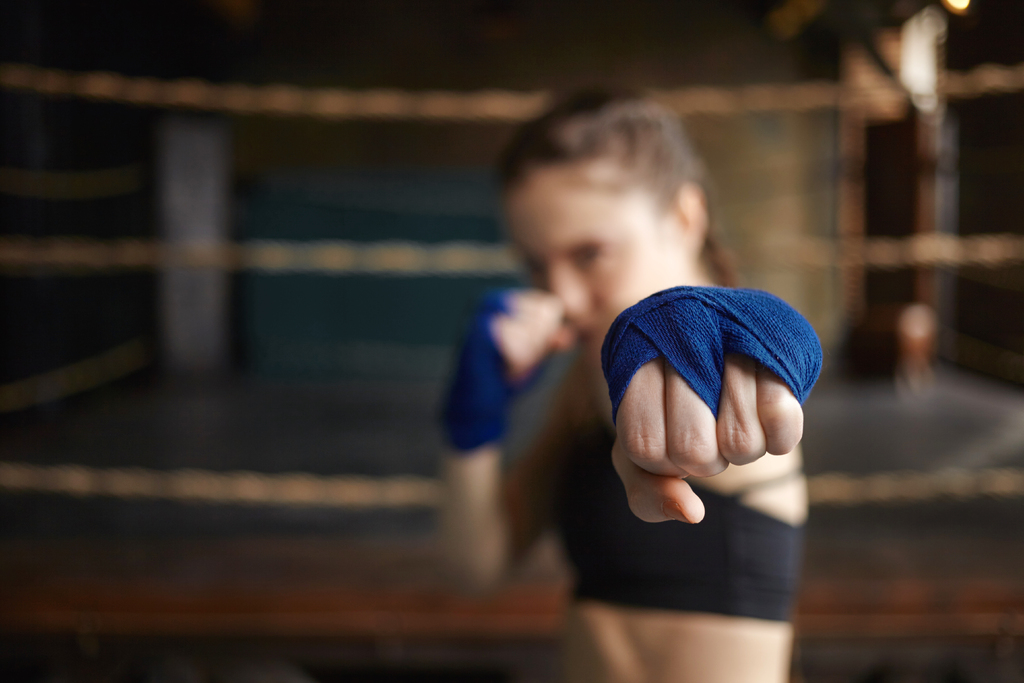 boxing-strong-female-fitness-fighter-punch-1631299-pxhere.com