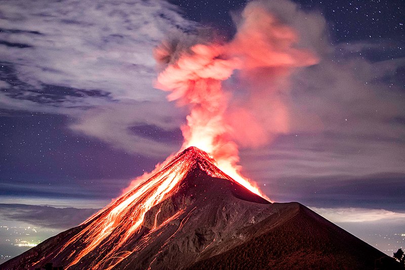 Volcán_de_Fuego_-_Guatemala